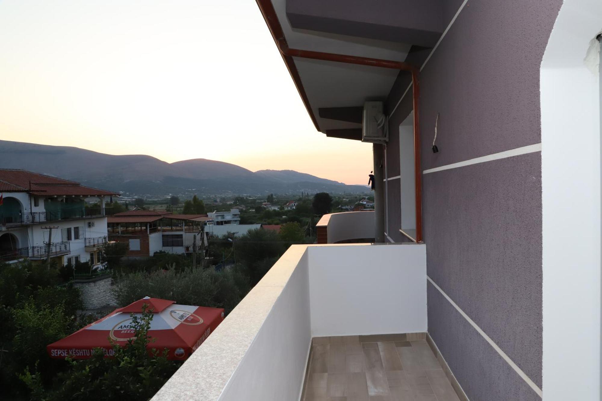 Georgemishel Guest House Berat Exteriör bild